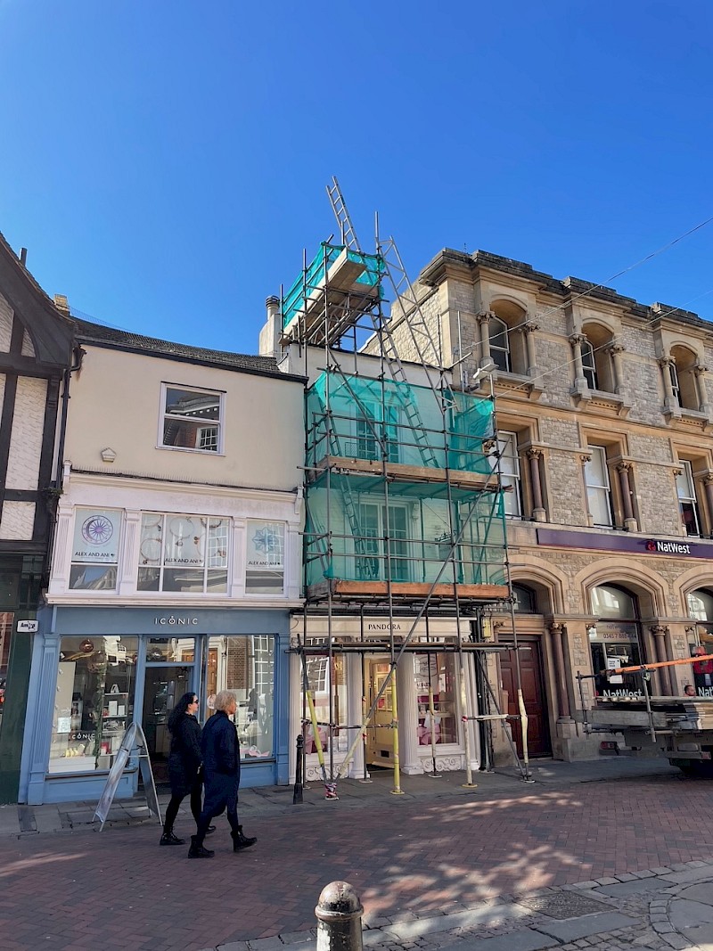 Secure access scaffolding for upper-floor window repairs | Dean Hatcher Scaffolding